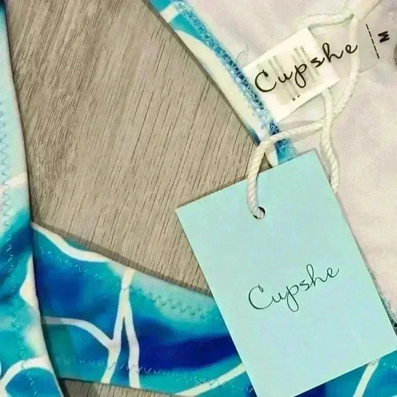 NWT Cupshe Water Ripple Wrap One-piece Swimsuit Halter Bathing Suit Blue Size M - Picture 3 of 10